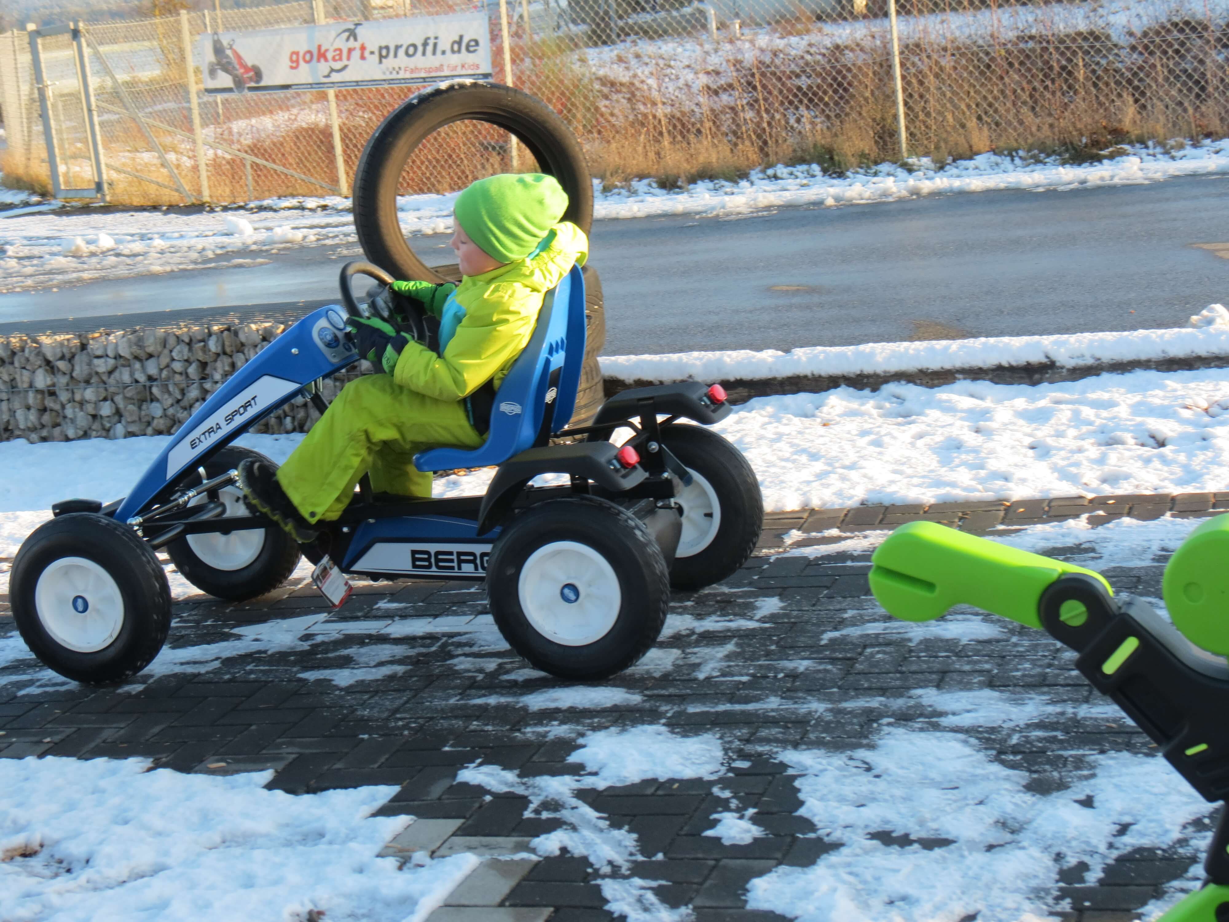 Spaß beim Kettcar Rennen auch im Schnee - gokart-profi.de - Burgthann
