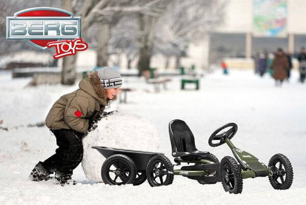 Gokart fahren auf Schnee - mit dem BERG Buddy plus Anhänger auch für kleine Kinder ein großer Spaß - gokart-profi.de RATGEBER